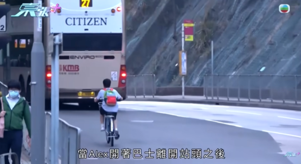 巴士車長被巴士迷瘋狂追求，影片截圖，圖片來源︰東張西望。