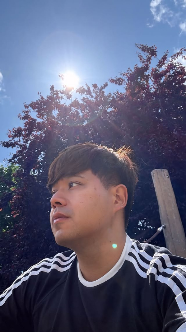 YouTuber混血肥仔與丁丁同遊越南被斷正 街頭被拍意外入鏡引熱議