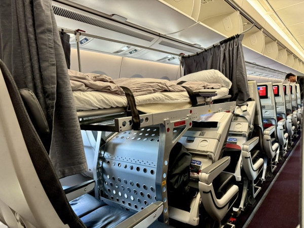 日航為1特殊需求犧牲8個座位獲讚貼心 原來香港呢間航空公司都有提供!