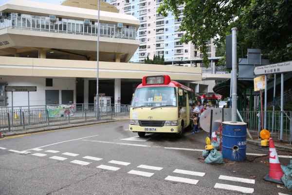 全港最差公屋係荃灣？市民激辯「不知幾方便」呢2條屋邨仲衰
