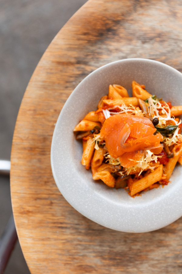 荃灣橙白色玩味Cafe大埔開新分店   咖啡買一送一／全新橙香菜單／兩周年限定優惠