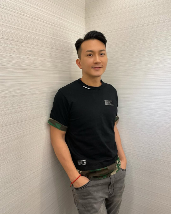 愛回家「鐵面陳」求婚半年報喜低調榮升做爸爸 傳升呢「億萬駙馬」為囡囡豪搞百日宴