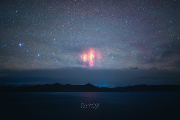 「紅色精靈」閃電超罕見捕獲!猶如幾百道煙花 僅存在不到三十分之一秒?