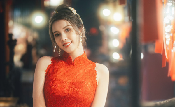 TVB新任咪神IG突晒婚紗照惹全城祝福 6寸深溝震撼區永權：我係咪要恭喜你？
