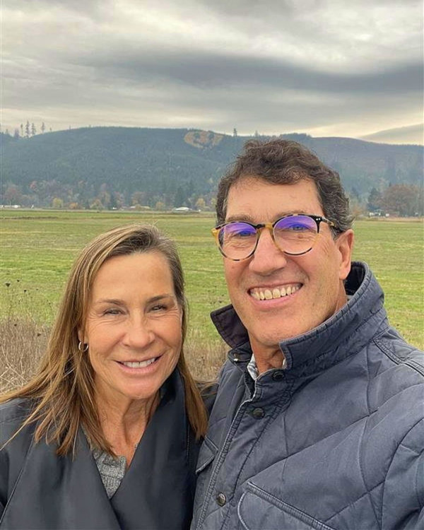 非AI非噴漆！巨型笑臉現身美國森林山坡 百分百自然生成/每年秋季即出現 