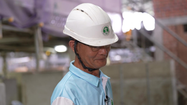 吳偉豪體驗做裝修師傅屢敗屢戰 意外曝光數口差真實一面與師傅打成一片