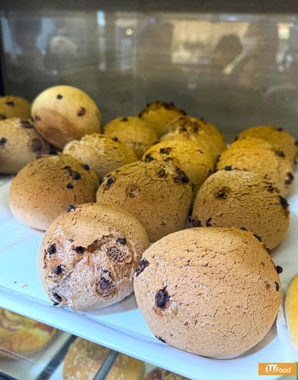 荃灣麵包店逆市價「$1麻糬波波」爆紅  懷舊炸蛋球／開心果軟心蛋撻