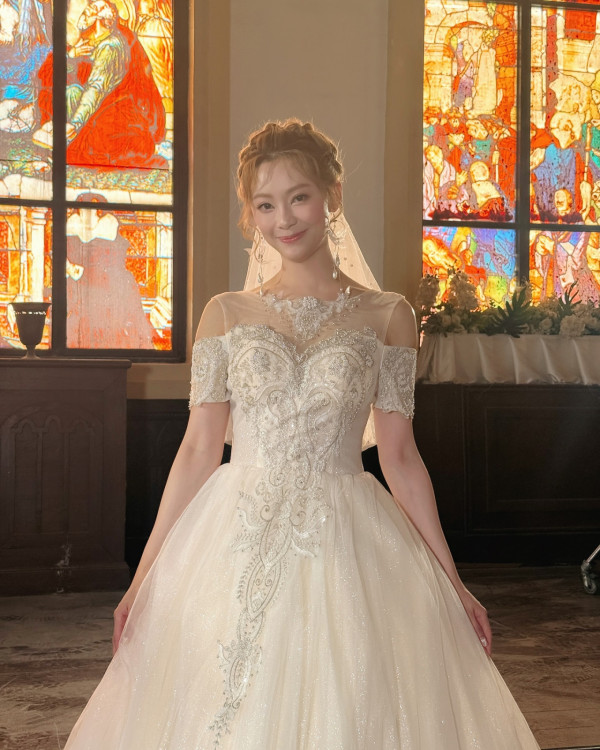 《愛回家》小花無預警晒婚紗照閃婚封盤？IG宣布苦等8年終有名份：「我很戀愛腦」 