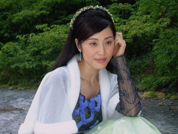 刑偵12｜陳法蓉長髮Look翻Hit一樣靚爆鏡 演家姐角色親揭與林保怡不演情侶之謎