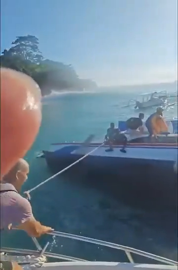 有片|峇里島89人遊艇開船3分鐘翻側沉沒 乘客破窗逃生畫面曝光!
