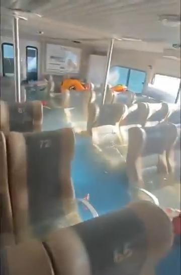 有片|峇里島89人遊艇開船3分鐘翻側沉沒 乘客破窗逃生畫面曝光!