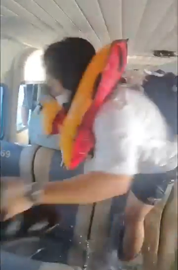 有片|峇里島89人遊艇開船3分鐘翻側沉沒 乘客破窗逃生畫面曝光!