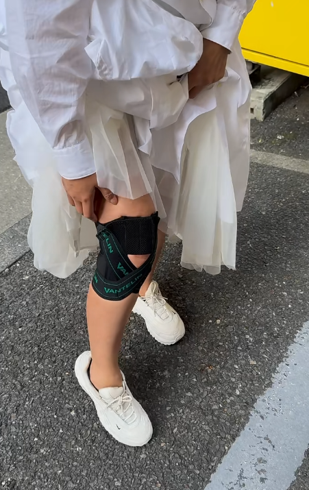 旅遊達人日本拍節目「因工受傷」舊患三度復發 戴護膝頂硬上 