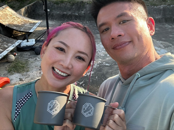 40歲前TVB女藝人甜蜜宣佈結婚喜訊 被求婚4年終拉埋天窗：「Mr & Mrs Leung」