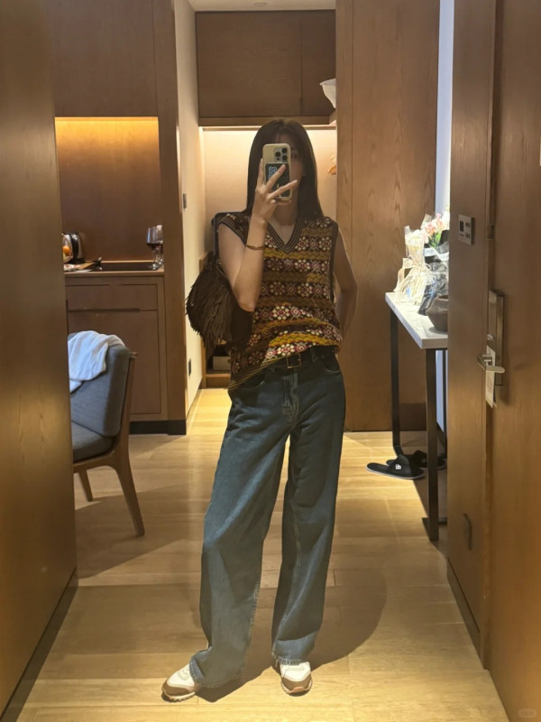 百億新抱吳千語印尼旅行泳裝上陣！曬超強馬甲線打破懷孕傳聞 