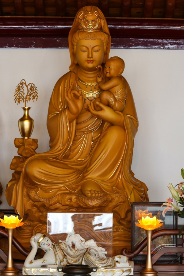 「百億新抱」吳千語現身求子聖地普陀山！婚後一年半常惹懷孕疑雲 