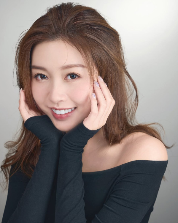 女神配對計劃｜李芷晴背景大公開曾拍拖6次 「六合彩女神」演愛回家Elaine入屋