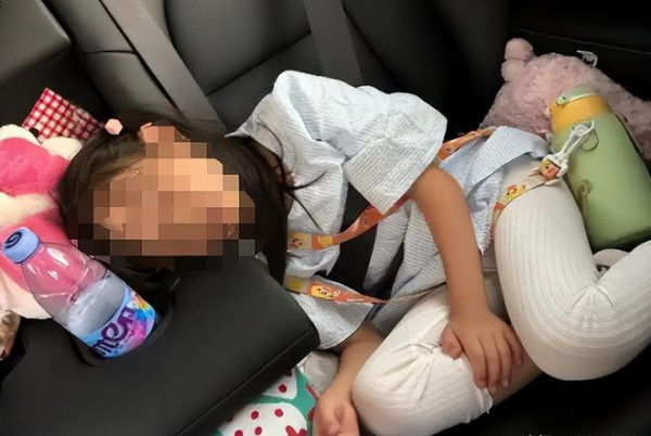 內地母女遭的士司機關冷氣反鎖車內半小時 女童險中暑要報警脫險 司機最終咁解釋... 