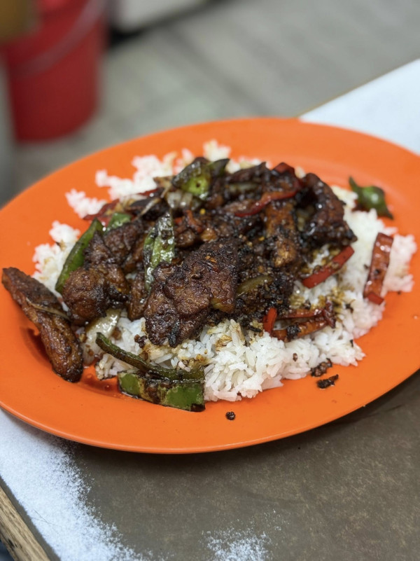 被封碟頭飯天花板！深水埗福榮茶餐廳6月底結業 網民揭1原因