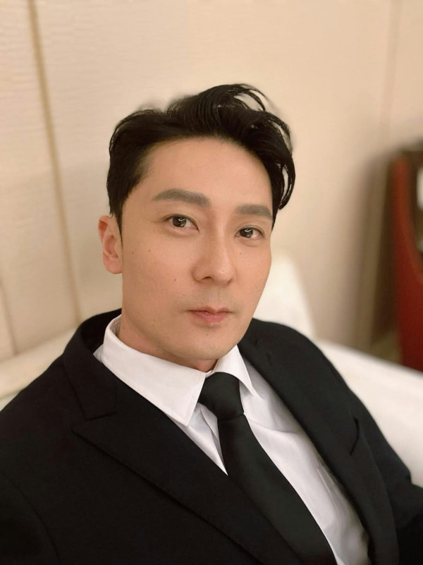 《愛回家》男配角北上擺檔搵食現況曝光 日頭賣咖啡夜晚騷肌直播教英文