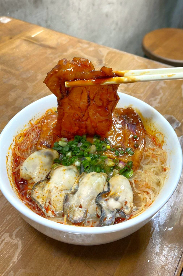 人氣雞白湯米粉加$1歎鮑汁花膠 日本廣島蠔米粉／痛風海鮮大碗飯／全港3間分店！