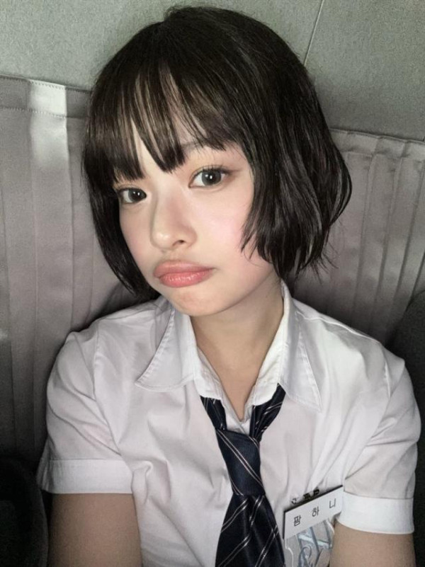 超短髮型推薦7.蘑菇頭精靈短髮 - Hanni@Newjeans