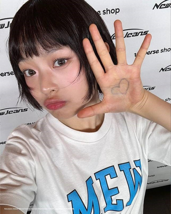 超短髮型推薦7.蘑菇頭精靈短髮 - Hanni@Newjeans