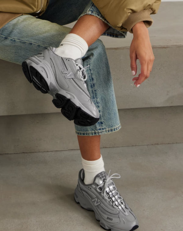 New Balance波鞋低至半價！多款熱門靚色有折 IU同款$4xx起 附折上折優惠碼