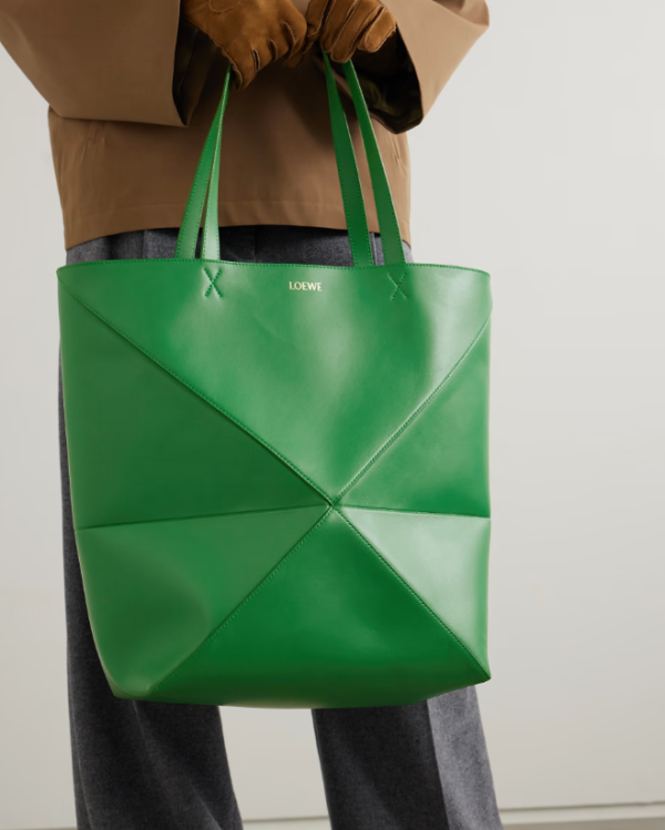 LOEWE罕有減至42折！精選17款折扣商品 LOEWE手袋/TEE/皮帶/聯乘On運動鞋
