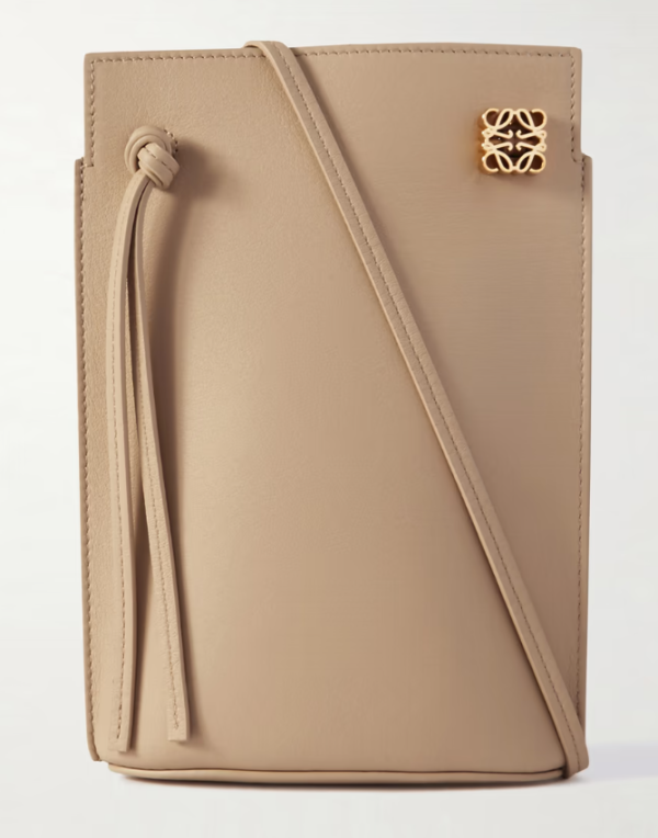 LOEWE罕有減至42折！精選17款折扣商品 LOEWE手袋/TEE/皮帶/聯乘On運動鞋