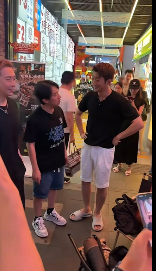 王祖藍探舊拍檔《同事三分親》驚喜重逢 17年後星途際遇落差惹網民唏噓