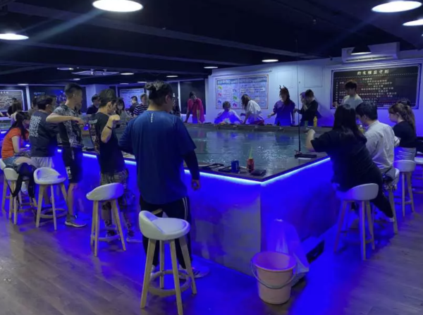 全港最大室內釣蝦場買一送一優惠！每小時人均$56.7起 任釣鮮蝦連免費烹調