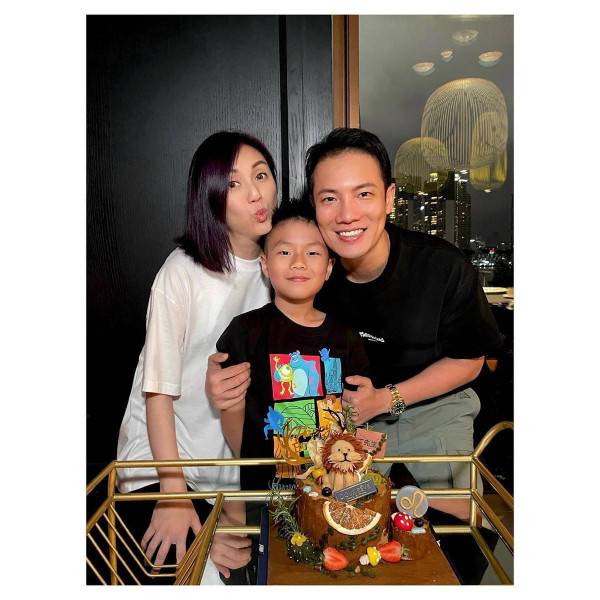 楊千嬅兒子Torres暴風成長擁1個特徵似足丁子高！12歲夾Band做主音獲讚好靚仔