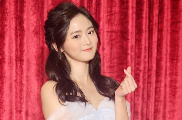 女神配對計劃｜29歲「最強童顏」羅毓儀Yuki是誰？ 去年分手圈外男友樂隊擔任吉他手