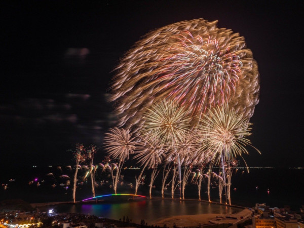2025澎湖花火節的舉行日期為2025年5月5日至7月29日。（圖片來源：Facebook@澎湖國際海上花火節）