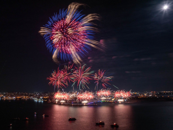 2025澎湖花火節的舉行日期為2025年5月5日至7月29日。（圖片來源：Facebook@澎湖國際海上花火節）