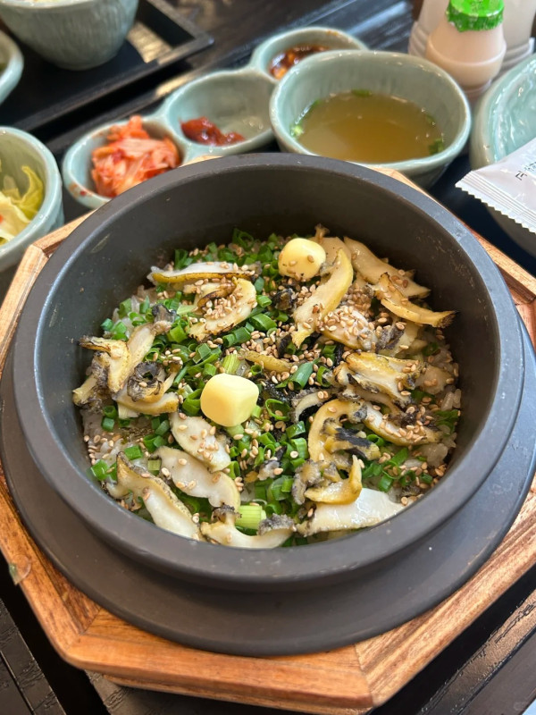 韓國釜飯名店Solsot正式開業 招牌牛扒＋鮑魚焦香釜飯／即睇中環選址！