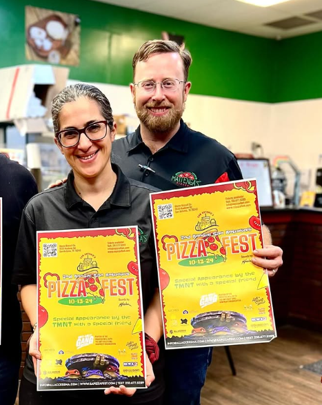 可以穿的Pizza盒？薄餅盒秒變漫畫人物口水肩  一物二用!創意與實用結合 