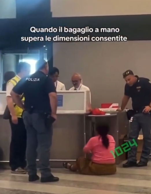 大媽情緒失控大鬧米蘭機場！疑因行李問題倒地哭鬧：讓我走！ 