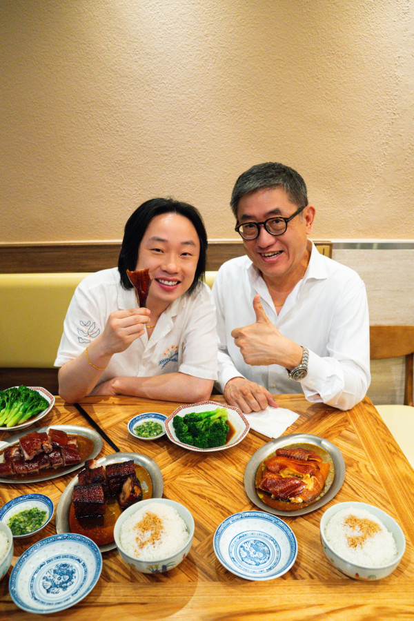 歐陽萬成「回家」重遊香港 文武廟拜神/遊大佛/歎地道燒味 