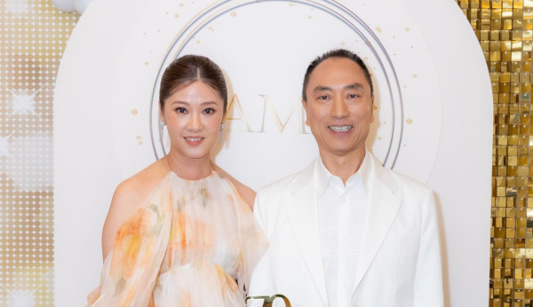 翁嘉穗人前「羔羊」 人後「老虎乸」