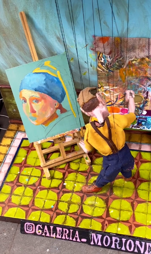 「小木偶畫家」神還原經典名畫！藝術家只靠幾根線控制邊跳舞邊畫畫 