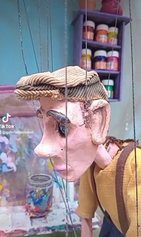 「小木偶畫家」神還原經典名畫！藝術家只靠幾根線控制邊跳舞邊畫畫 