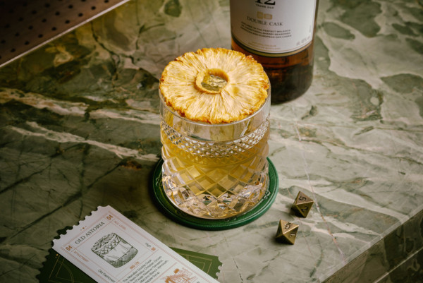 灣仔瑞吉酒店推出香港與紐約雙城主題雞尾酒   桂花烏龍／雪糕紅莓／紅豆糯米糍／鐵路任務桌遊