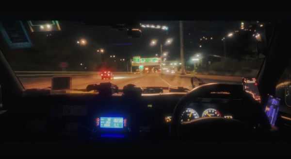 香港夜間的士司機「Sleepless Driver」車Cam片復刻90年代港產片  霓虹燈美景超夢幻！