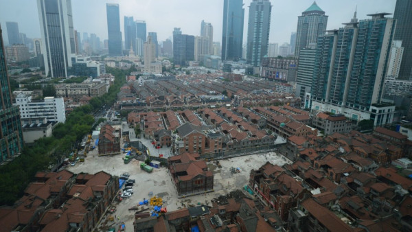 上海用432個機器人移走百年歷史古村落張園 抬起整座7500噸建築群用足三星期「搬家」