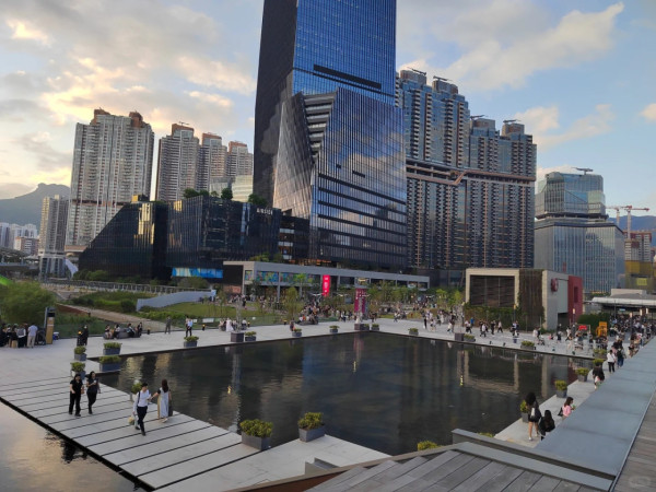 小紅書熱議香港最沒「港味」一地方 空間感寬敞/商場密集:以為自己在深圳