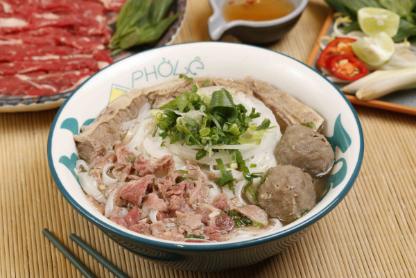 越南餐廳超抵食鮮嫩牛肉粉  復刻手切牛／秘製牛骨湯／自家製牛丸