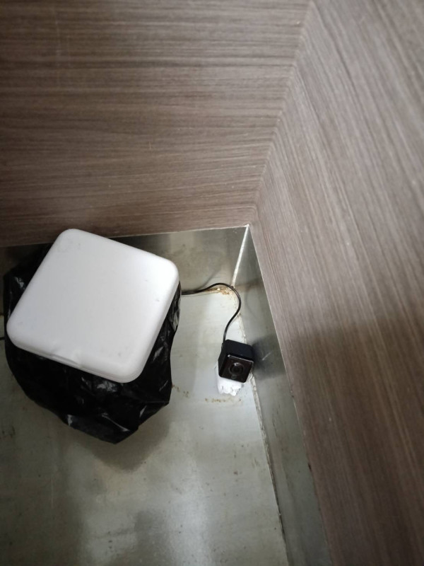 遊日注意！4女子大阪旅行廁所驚見偷拍鏡頭！高評分網紅Cafe！店方消極咁處理 