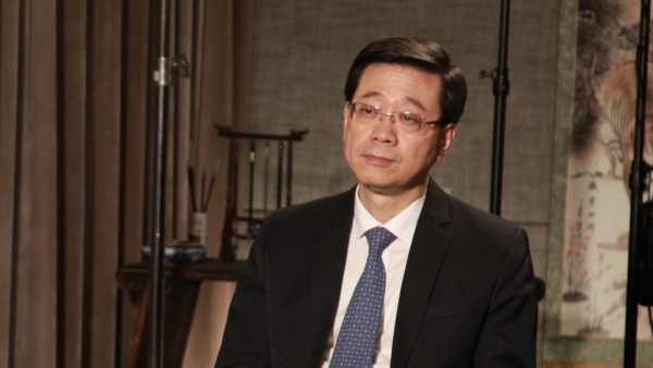 港府擬推「高層官員責任制」！懲罰包括停止加薪？網民疑惑：問責制唔係不嬲都有咩？